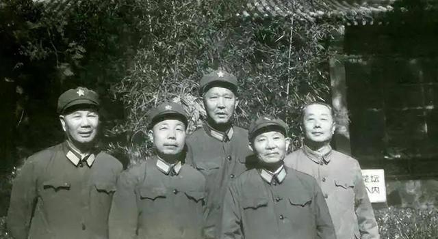 志愿军第六十三军军长简介——英勇无畏的战场领袖，英勇无畏的战场领袖，志愿军第六十三军军长生平简介