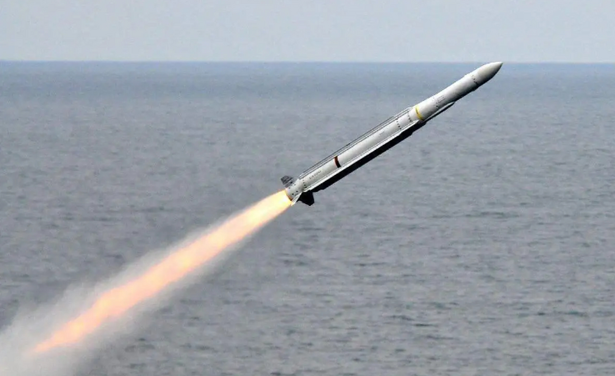 鹰击22反舰导弹,改变海上作战格局的尖端武器,鹰击22反舰导弹,重塑海上作战格局的尖端利器