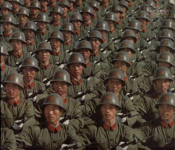 中国各军种军装图，展现威武之师的荣耀与风采，中国各军种军装展示，荣耀与威武之师的风采