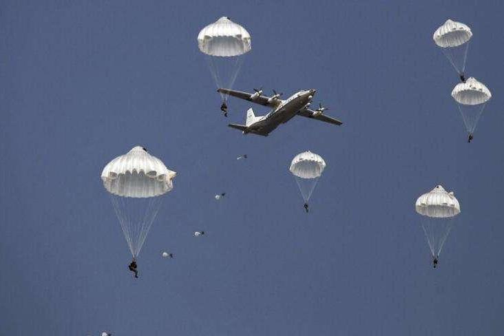 我国空降兵,独树一帜的军种地位与独特贡献,我国空降兵,独树一帜的军种地位与卓越贡献