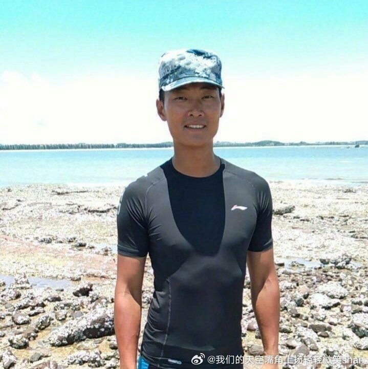 刘金沂与女友的美好瞬间,爱情图片中的温情展现,刘金沂与女友的温情瞬间,爱情图片的甜蜜展现