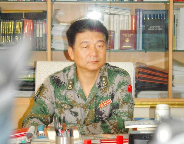 昆明十四军军长,历史中的英勇将领与现代军事建设的领军人物,昆明十四军军长,历史英勇将领与现代军事建设的时代标杆