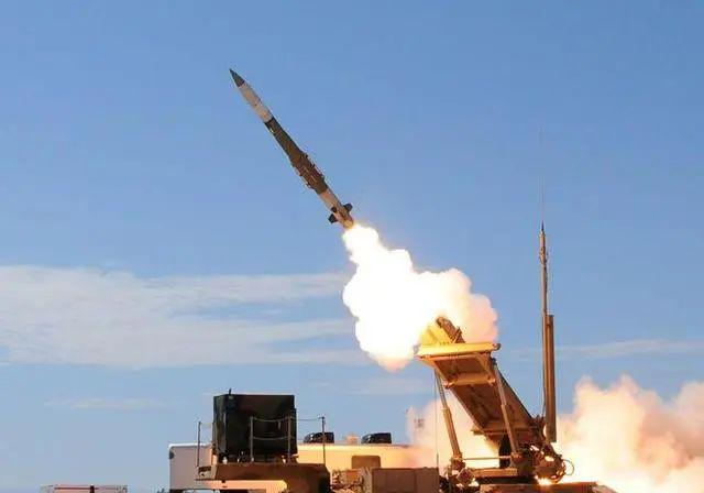 一枚东风导弹震撼全球，揭示力量与信心的象征，东风导弹震撼全球，力量与信心的象征