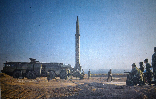 一枚东风导弹震撼全球,揭示力量与信心的象征,东风导弹震撼全球,力量与信心的象征