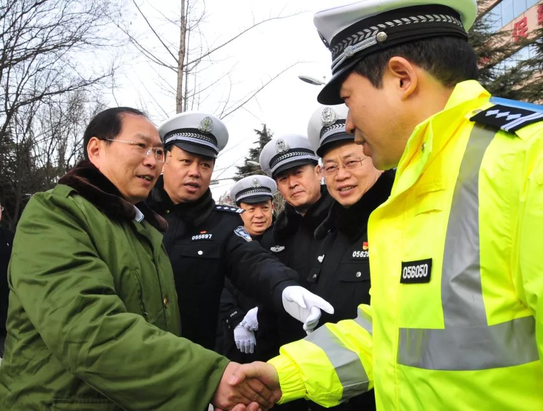 今日重大新闻十大头条内容,今日十大热门新闻头条汇总