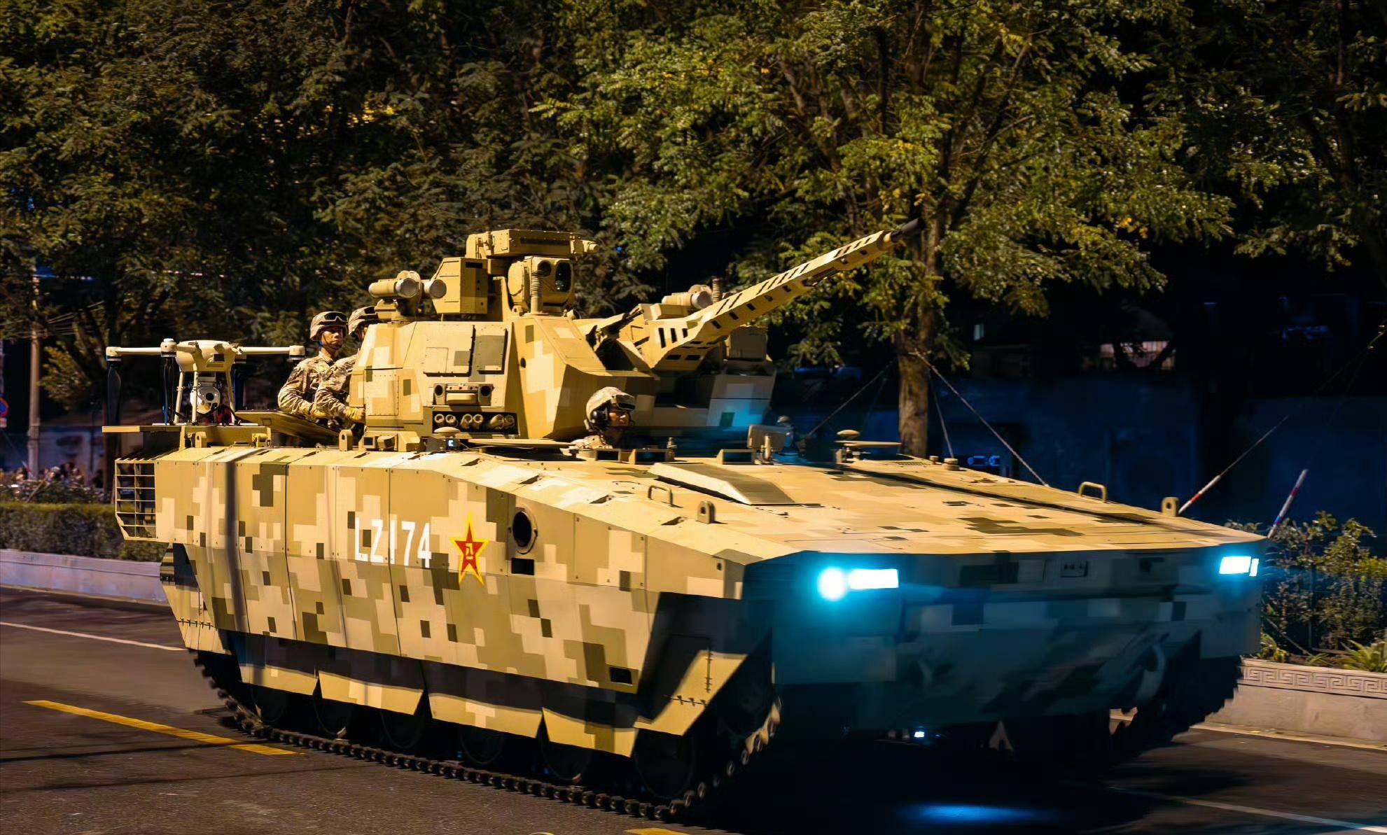 解放军电子干扰车,现代战场上的电子魔术师,解放军电子干扰车,现代战场的电子魔术师