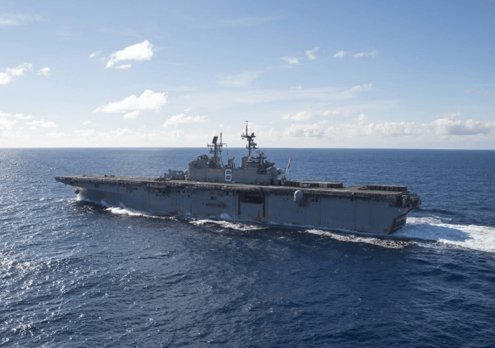 黄蜂级两栖攻击舰,强大的海上力量展示,黄蜂级两栖攻击舰,强大的海上力量亮相