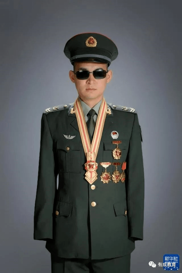 八一勋章获得者事迹——闪耀的荣光，八一勋章获得者事迹，荣耀之光