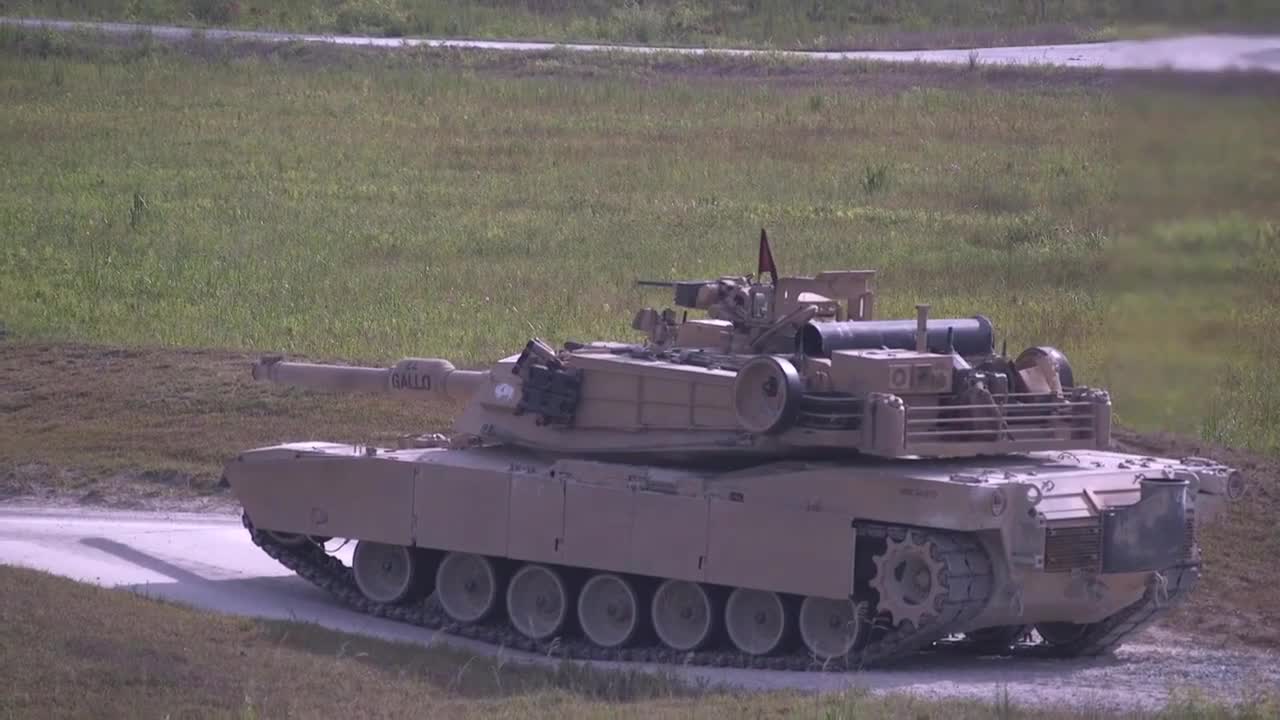 艾布拉姆斯M1A1,钢铁巨人的传奇,艾布拉姆斯M1A1,钢铁巨人的传奇之旅