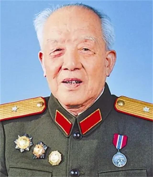 五十四军军长,英勇忠诚的军事领袖,五十四军军长,英勇忠诚的军事领袖风采