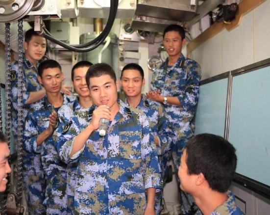 小潜艇,深海探索的神秘使者,深海探索的神秘使者,小潜艇的冒险之旅