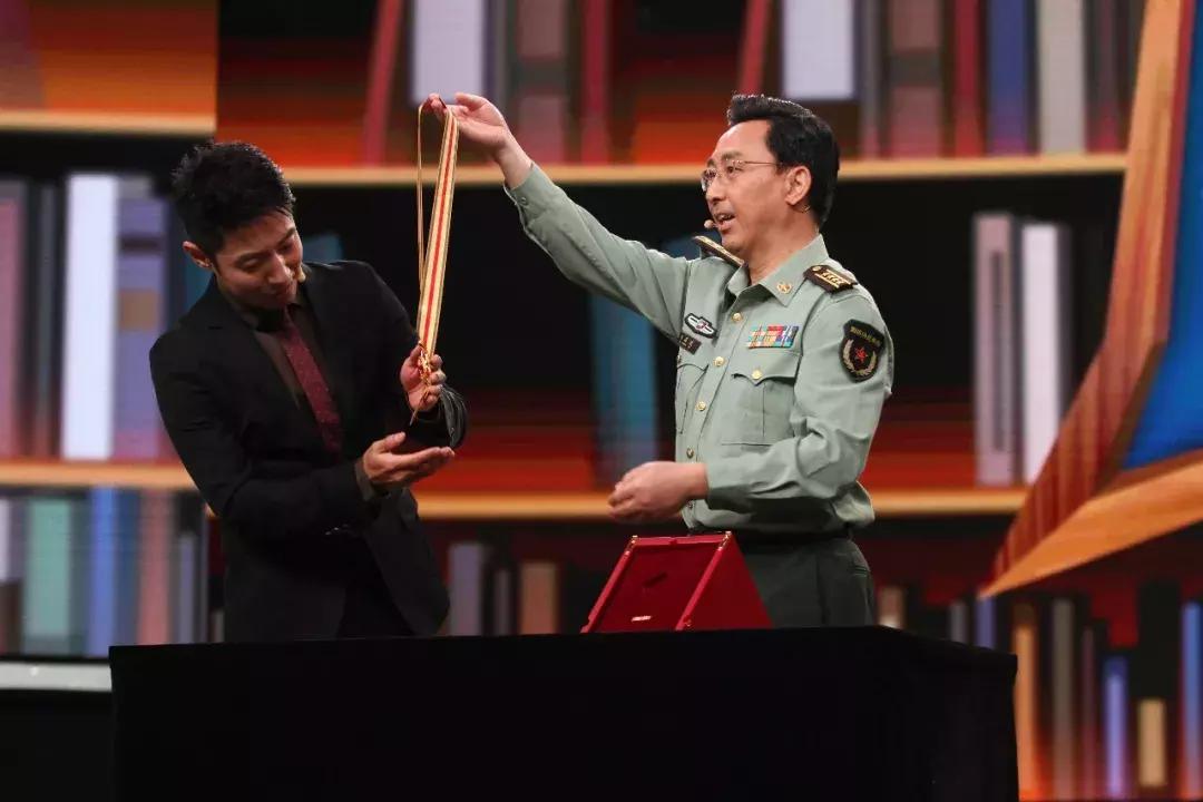 八一勋章获得者事迹2021,荣耀背后的英雄故事,八一勋章获得者事迹2021,荣耀背后的英雄传奇