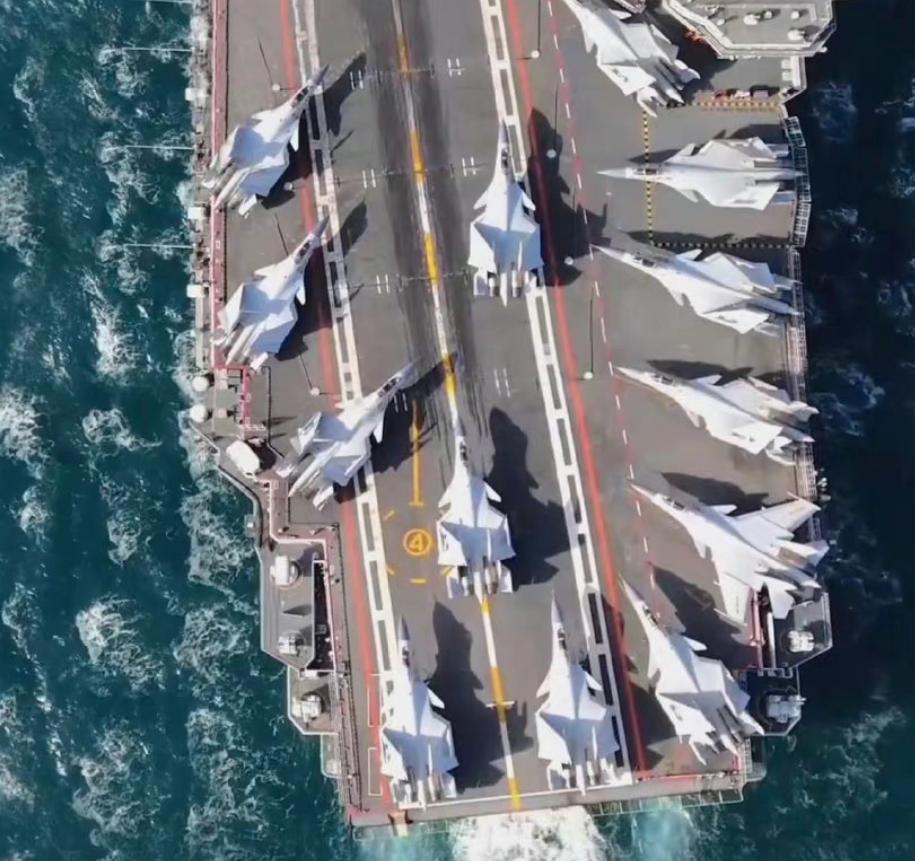 辽宁舰夜间起降视频，揭示中国海军力量的不凡实力，辽宁舰夜间起降视频展现中国海军力量的不凡实力