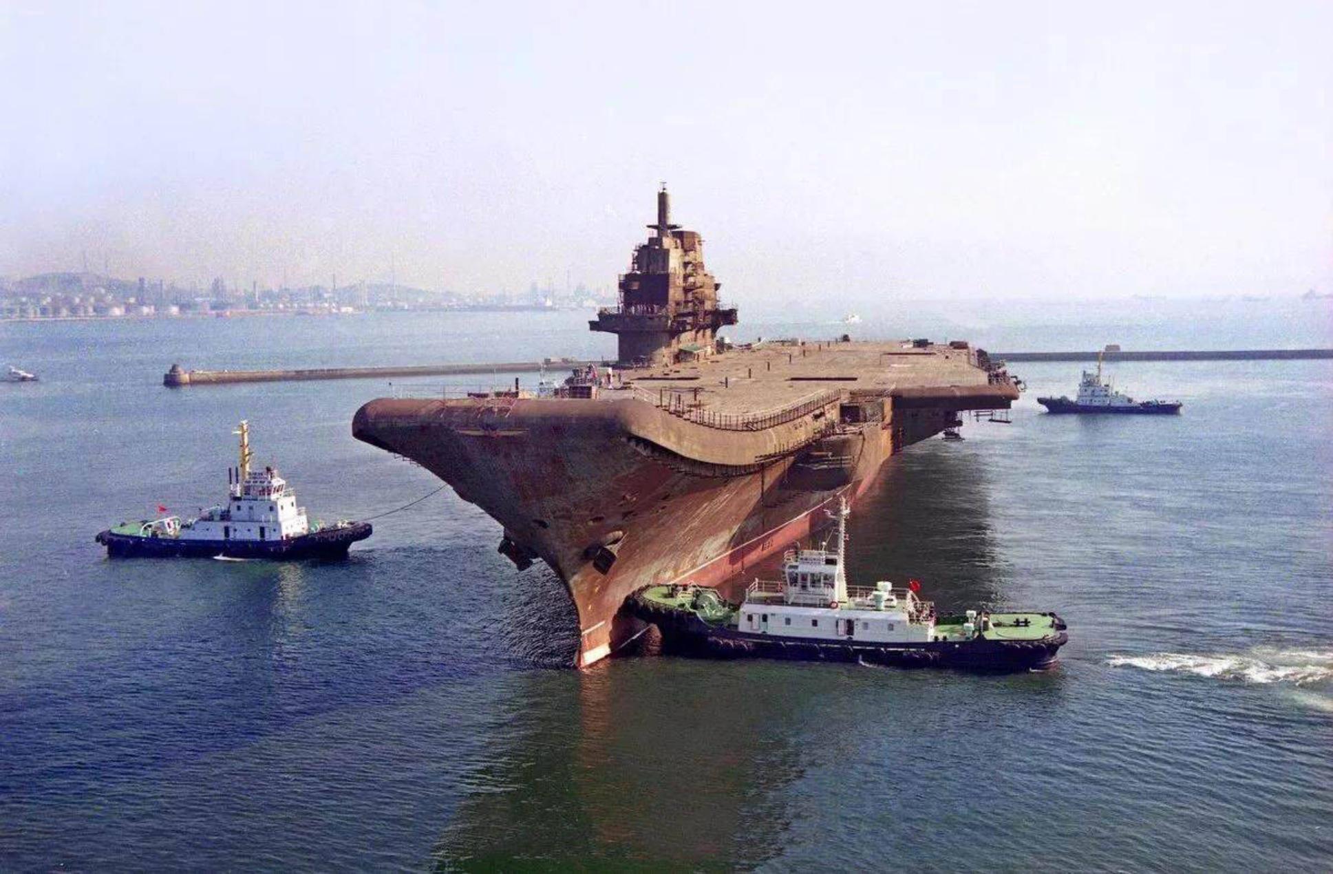 俄海军瓦良格号,俄罗斯海军力量的象征与战略考量,俄海军瓦良格号,俄罗斯海军力量的象征及战略考量