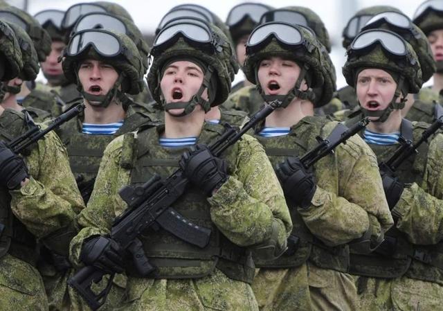 中国王牌空降师，英勇无畏，锐不可挡，中国王牌空降师，英勇无畏，战力无双