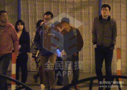 从裤子里拿出一个手榴弹，勇气与智慧的较量，裤中取弹，勇气与智慧的挑战