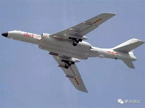 轰-6K起飞视频,揭示战略轰炸机的非凡魅力与强大实力,战略轰炸机轰-6K的非凡魅力与强大实力展示,起飞瞬间震撼视频揭秘