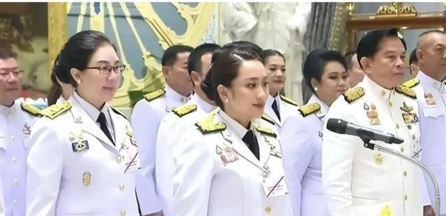 中国空军最新任命公示,迈向新时代的蓝天守护者,中国空军最新任命公示,新时代蓝天守护者的壮丽征程