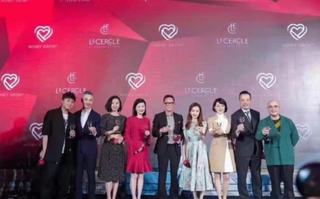 周瑜,军事频道的女主持人之光,周瑜,军事频道的女主持人璀璨之星