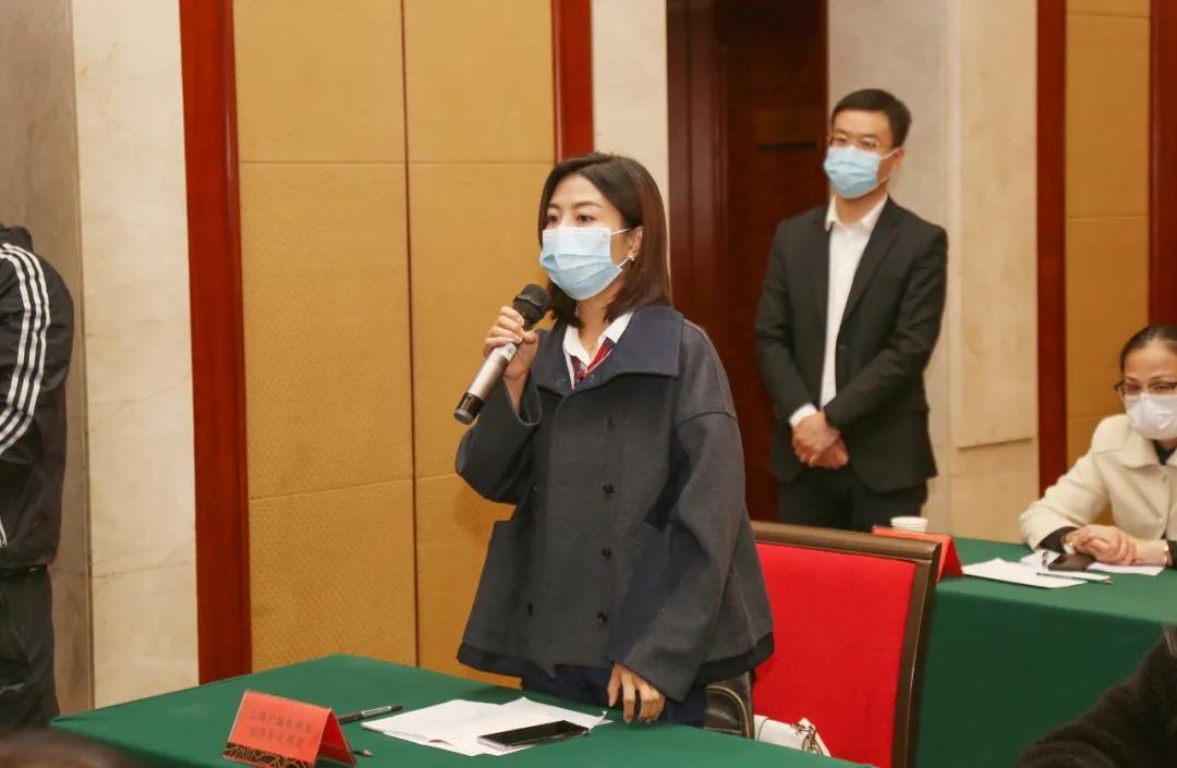 最新开学新闻，各地学校迎来开学季，全新学期展望与动态，开学季来临，全新学期展望与动态报道