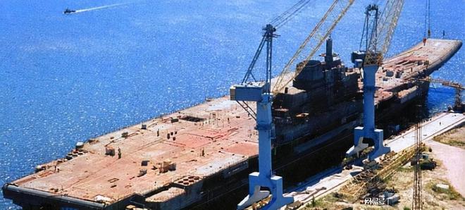 瓦良格号与香港商人，一段跨越海洋与商业的故事，瓦良格号与香港商人的跨海商业传奇