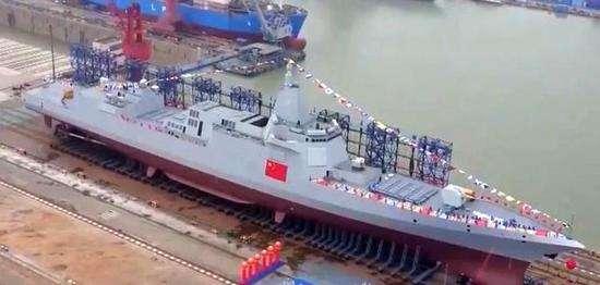 中国海军的新篇章,055型驱逐舰发射鹰击-21反舰导弹,中国海军新篇章,055型驱逐舰试射鹰击-21反舰导弹