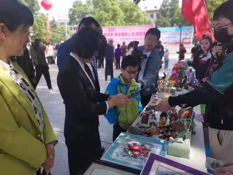 中国历史上的降半旗记录,探寻背后的意义与情感,中国历史上的降半旗,背后的意义与情感探寻