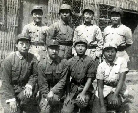 解放军全国人大代表团，展现人民军队的时代风采，解放军全国人大代表团展现人民军队新时代风采