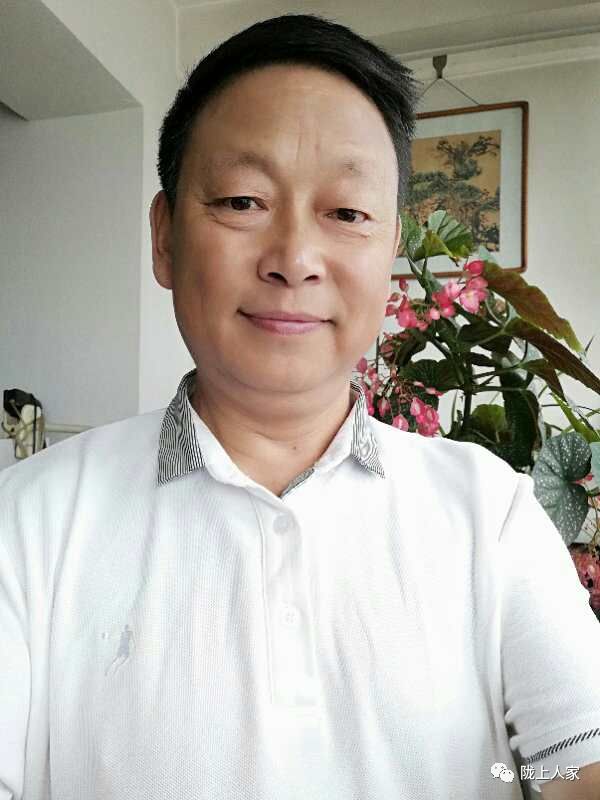 丁晓刚,一位引领时代的杰出人物,丁晓刚,时代引领者的杰出风采