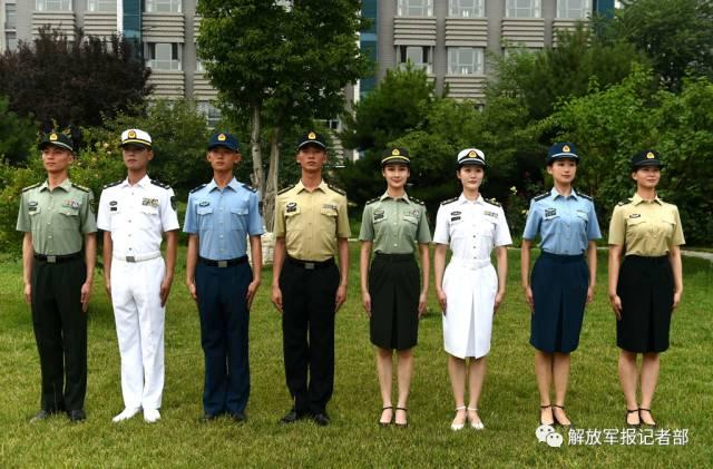 海军夏季常服，功能与设计的完美结合，海军夏季常服，功能与设计的极致融合