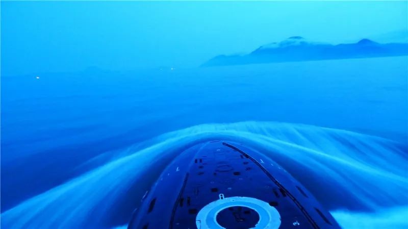 潜艇部队生日快乐，荣耀与使命的赞歌，潜艇部队荣耀庆典，颂扬使命，共贺生辰快乐