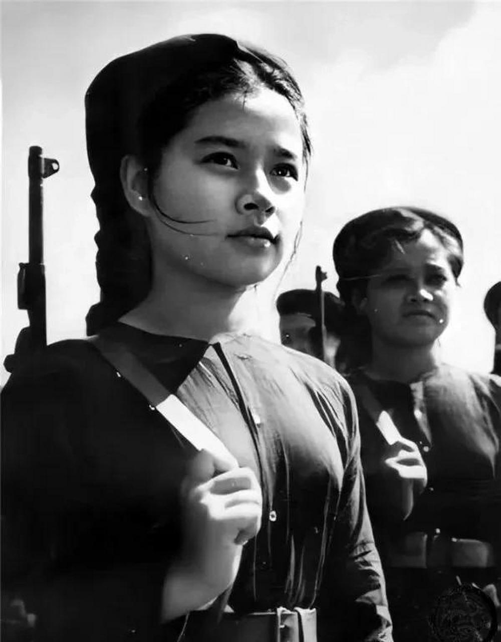 打越南战争中的中国女兵,英勇无畏,铸就辉煌历史,中国女兵在越南战争中的英勇无畏,铸就辉煌历史传奇