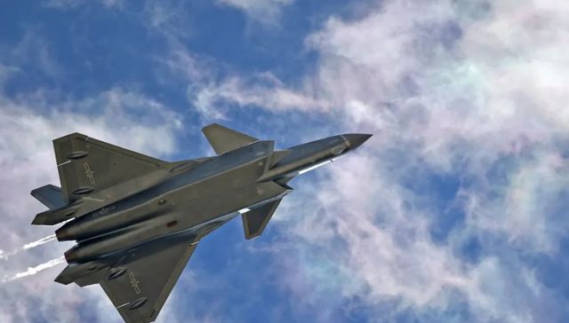 美空军司令感叹歼-20为战机之首，揭示空中优势新时代的来临，美空军司令赞叹歼-20引领新时代空中优势，感叹战机之首地位不可撼动