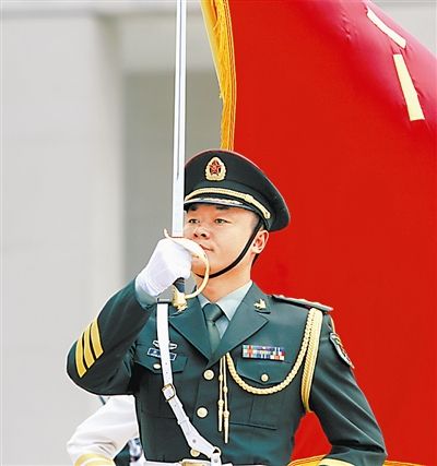 三军仪仗队图片竖版,荣耀的象征与精神的展现,三军仪仗队竖版图片,荣耀与精神的象征展现