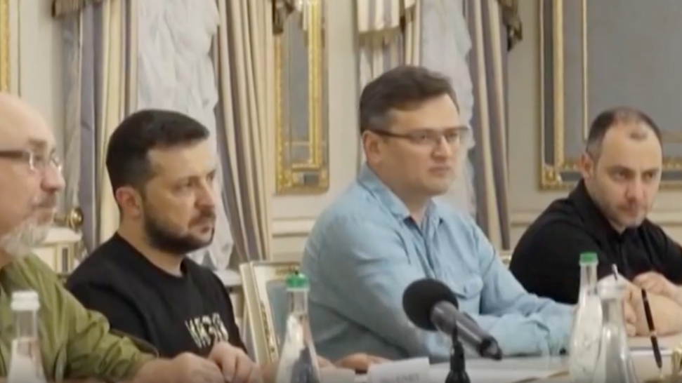 凤凰军机处张宁，揭秘一位军事战略家的多重身份与卓越贡献，凤凰军机处张宁，军事战略家的多重身份与卓越贡献揭秘