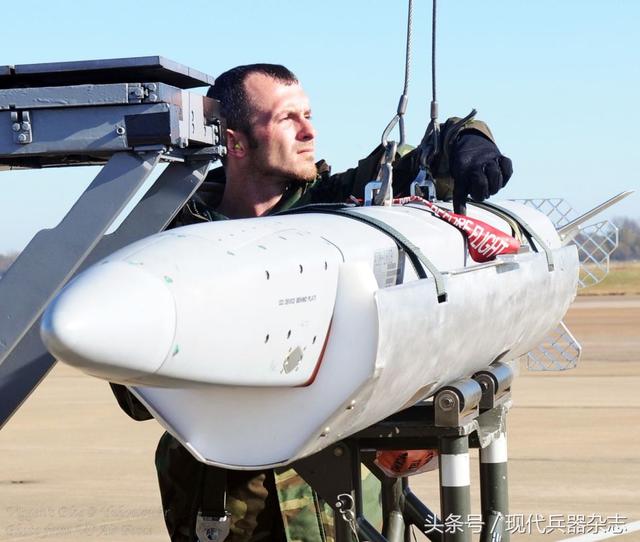 中国空军装备空射诱饵系统,提升战略防御与作战能力,中国空军装备空射诱饵系统,增强战略防御与作战能力