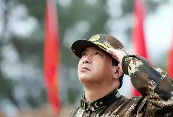 丁晓兵将军，军中楷模，淡泊金钱的忠诚卫士，丁晓兵将军，军中楷模，忠诚卫士淡泊金钱之心