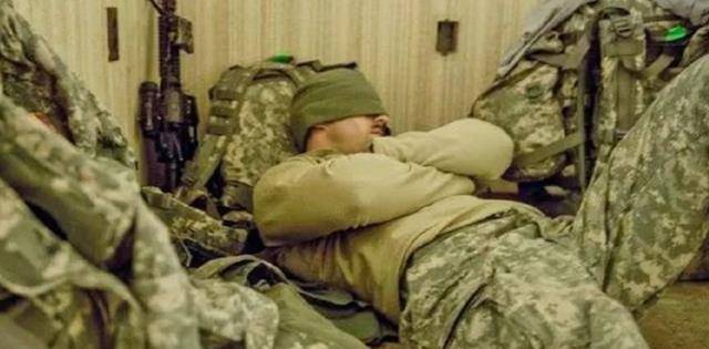 美国海军三分钟快速入睡法,探索与实践,美国海军三分钟快速入睡法,探索与实践之道