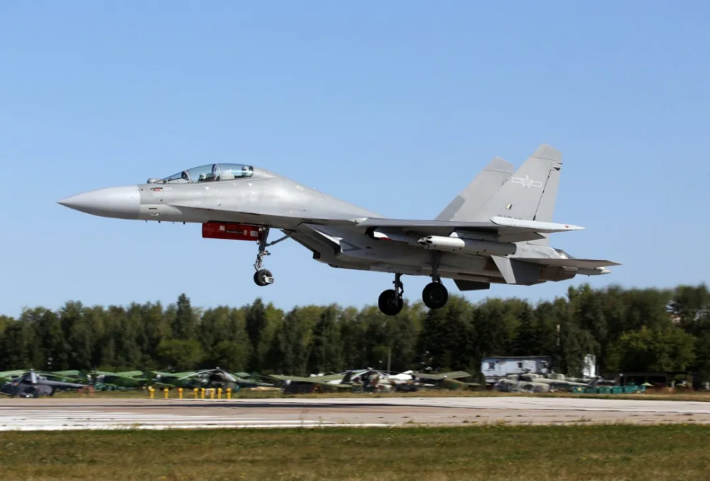 歼16比赛,空中力量的巅峰对决,歼16巅峰对决,空中力量的荣耀之战