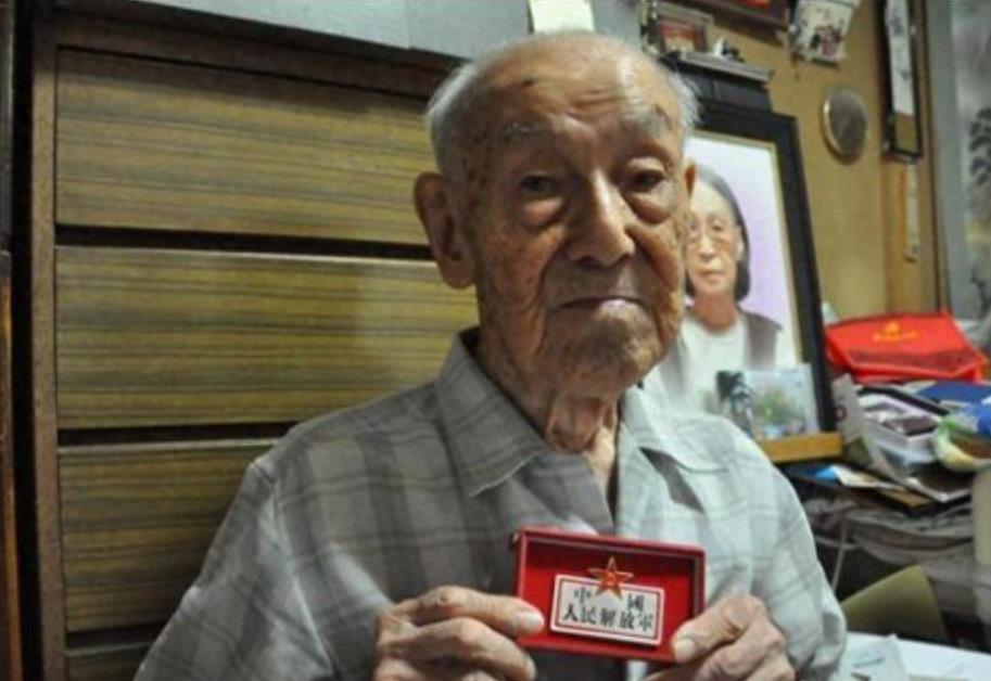 中国人民解放军的徽章,荣耀的象征与历史的见证,中国人民解放军徽章,荣耀象征与历史的见证