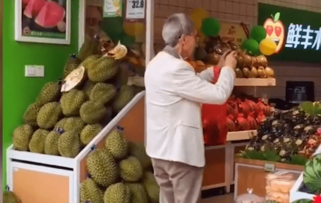 新澳门一码一肖一特一中水果爷爷的独特故事，澳门水果爷爷的独特故事，一码一肖一特一中传奇