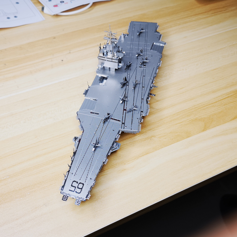 手工航空母舰模型,探索精密工艺的无穷魅力,手工航空母舰模型,精密工艺的无限魅力探索