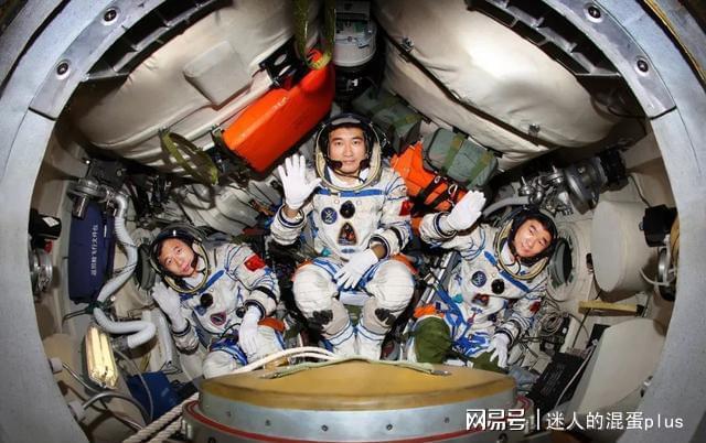 航天员训练离心机的应用与挑战,航天员训练离心机的应用及其挑战解析