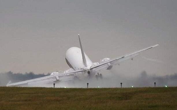 部队里面的飞机，神秘的天空守护者，部队内神秘天空守护者，战机翱翔天际