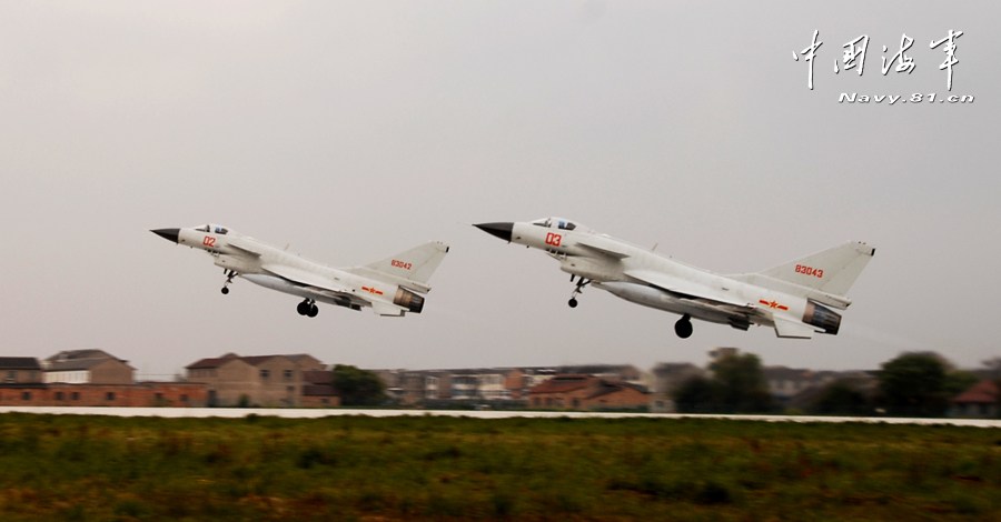 部队里面的飞机,神秘的天空守护者,部队内神秘天空守护者,战机翱翔天际