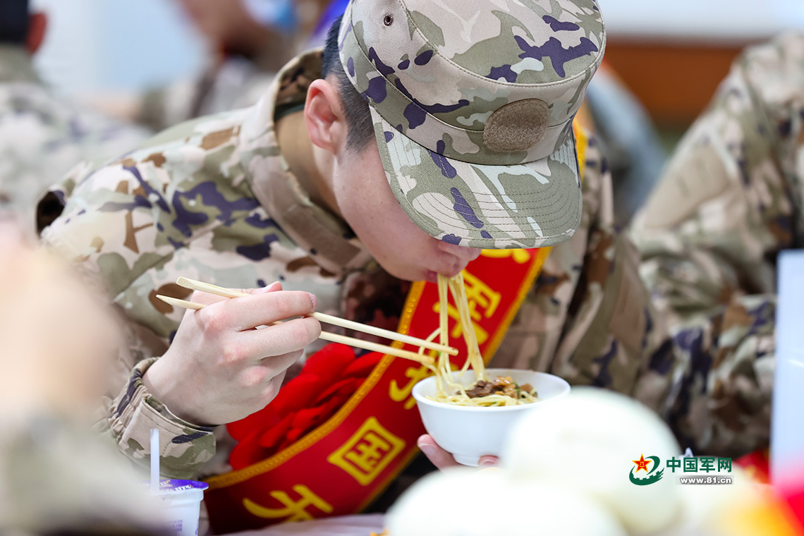 武警新兵训练五个月，磨砺意志，锻造未来，武警新兵磨砺意志，锻造未来，五个月的训练之旅