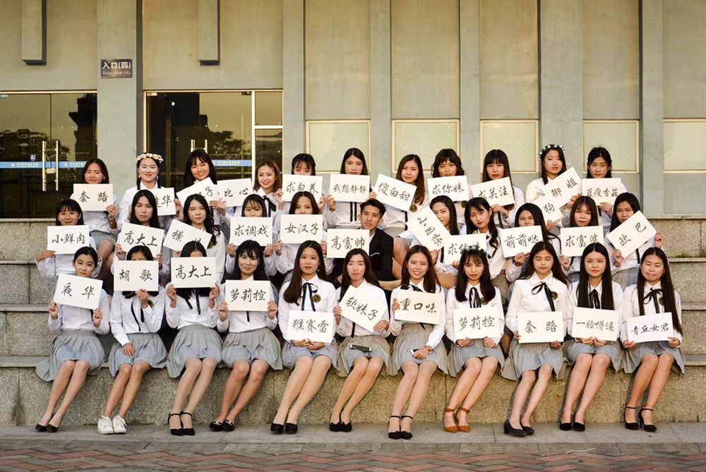 猎人学校的毕业仪式,荣耀与成长的见证,猎人学校毕业仪式,荣耀时刻,见证成长之路