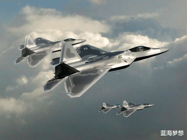 赞美战斗机的壮丽篇章，战斗机壮丽篇章，英勇翱翔的赞歌