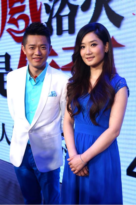 凤凰新闻热榜,揭示最新时事热点,传递权威声音,凤凰新闻热榜,最新时事热点权威解读