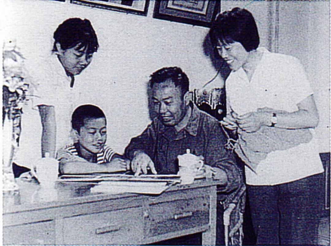 王冠扬,闪耀之星,引领未来之光,王冠扬,闪耀之星,未来之光引领者